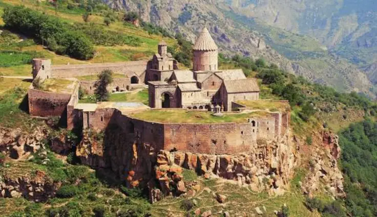 چرا تور ارمنستان پاییز انتخابی عالی برای سفر خارجی کوتاه است؟